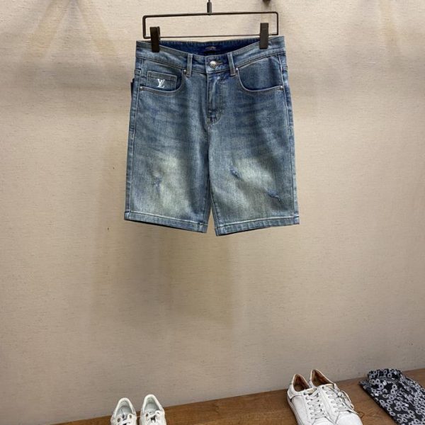 designer,replica,clothing,fake,1:1,lv,luxury,high quality LV2023ss is easy to wear and does not matter your figure. There are not many restrictions on matching.