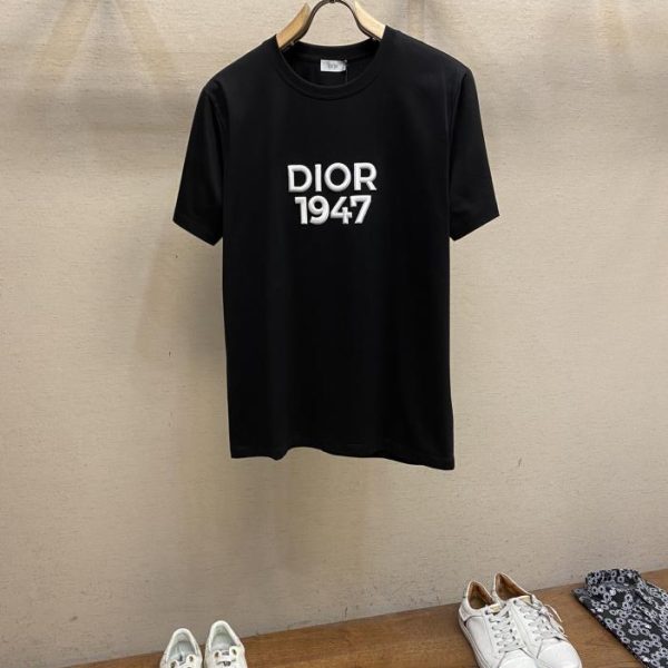 designer,replica,clothing,fake,1:1,lv,luxury,high quality Dior’s new short-sleeved daily outing with eyes closed and customized mercerized elastic cotton fabric short-sleeved T-shirt