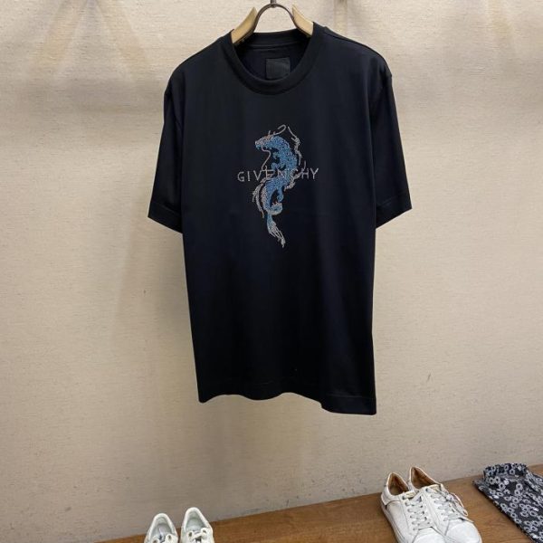 designer,replica,clothing,fake,1:1,lv,luxury,high quality Givenchy Year of the Dragon Capsule Series! Rhinestone T-shirts are sold simultaneously on the official website!