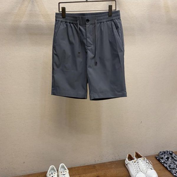 designer,replica,clothing,fake,1:1,lv,luxury,high quality Prada men’s casual shorts, the latest upper body style, are invincible!