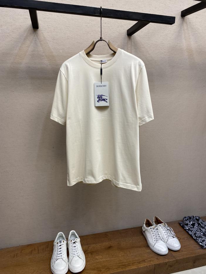 designer,replica,clothing,fake,1:1,lv,luxury,high quality Burberry beige war horse silicone logo pattern couple short-sleeved T-shirt designer,replica,clothing,fake,1:1,lv,luxury,high quality Burberry beige war horse silicone logo pattern couple short-sleeved T-shirt