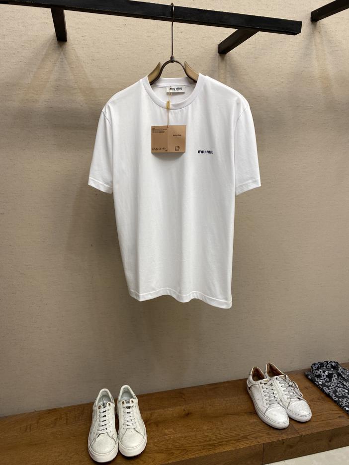 designer,replica,clothing,fake,1:1,lv,luxury,high quality Miumiu 24 early autumn short-sleeved products are available online for the first time! designer,replica,clothing,fake,1:1,lv,luxury,high quality Miumiu 24 early autumn short-sleeved products are available online for the first time!