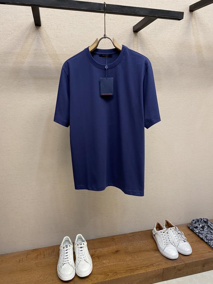 designer,replica,clothing,fake,1:1,lv,luxury,high quality LV line blue V foam offset printed logo short sleeves designer,replica,clothing,fake,1:1,lv,luxury,high quality LV line blue V foam offset printed logo short sleeves
