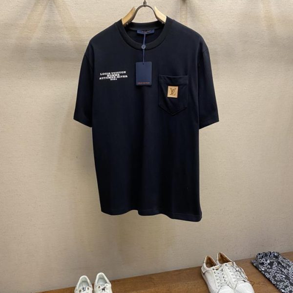 designer,replica,clothing,fake,1:1,lv,luxury,high quality LV 2024FW Autumn and Winter Men’s Wear Show Limited Edition Staff Half-Sleeve T-shirt