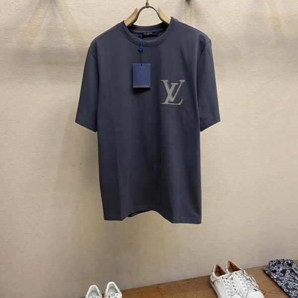 designer,replica,clothing,fake,1:1,lv,luxury,high quality LV 24SS early spring letter cotton round neck pullover short sleeves for men and women.