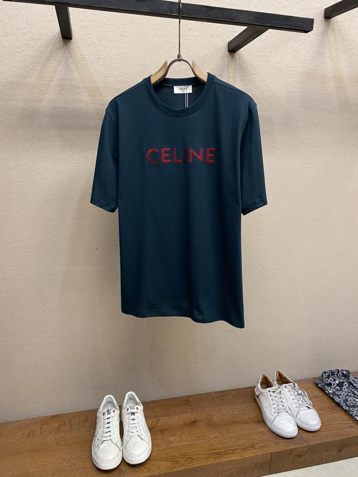 designer,replica,clothing,fake,1:1,lv,luxury,high quality CelineCE’s new dark green sequined logo marks the couple’s short-sleeved T-shirt. designer,replica,clothing,fake,1:1,lv,luxury,high quality CelineCE’s new dark green sequined logo marks the couple’s short-sleeved T-shirt.