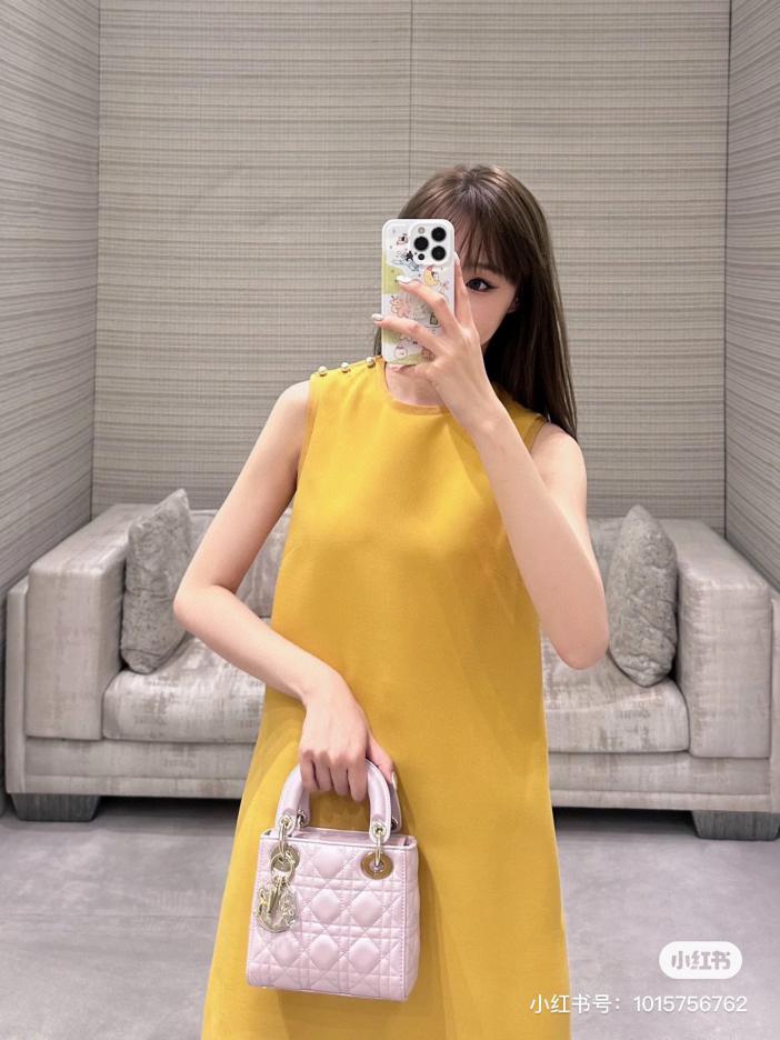 designer,replica,clothing,fake,1:1,lv,luxury,high quality DIOR 24SS spring and summer new splicing webbing pearl buckle solid color dress designer,replica,clothing,fake,1:1,lv,luxury,high quality DIOR 24SS spring and summer new splicing webbing pearl buckle solid color dress