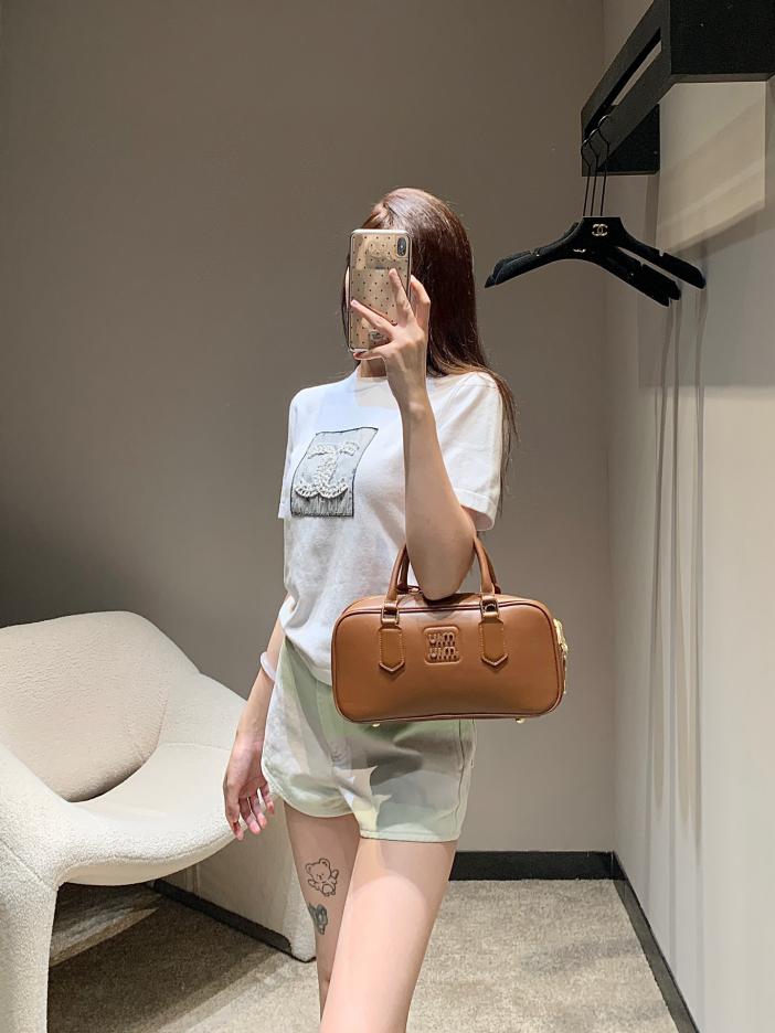 designer,replica,clothing,fake,1:1,lv,luxury,high quality 24SS Spring/Summer New Style/Handmade Logo Knitted Short Sleeve T-Shirt designer,replica,clothing,fake,1:1,lv,luxury,high quality 24SS Spring/Summer New Style/Handmade Logo Knitted Short Sleeve T-Shirt