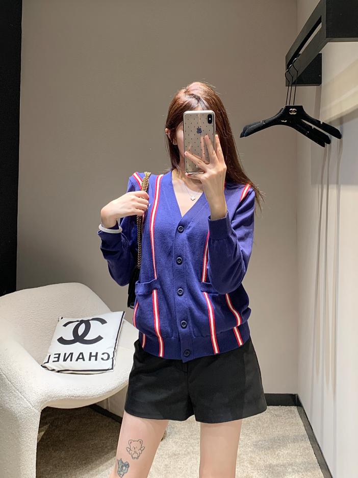 designer,replica,clothing,fake,1:1,lv,luxury,high quality 24Ss latest spring and summer/letter embroidered contrasting color vertical striped knitted cardigan! designer,replica,clothing,fake,1:1,lv,luxury,high quality 24Ss latest spring and summer/letter embroidered contrasting color vertical striped knitted cardigan!