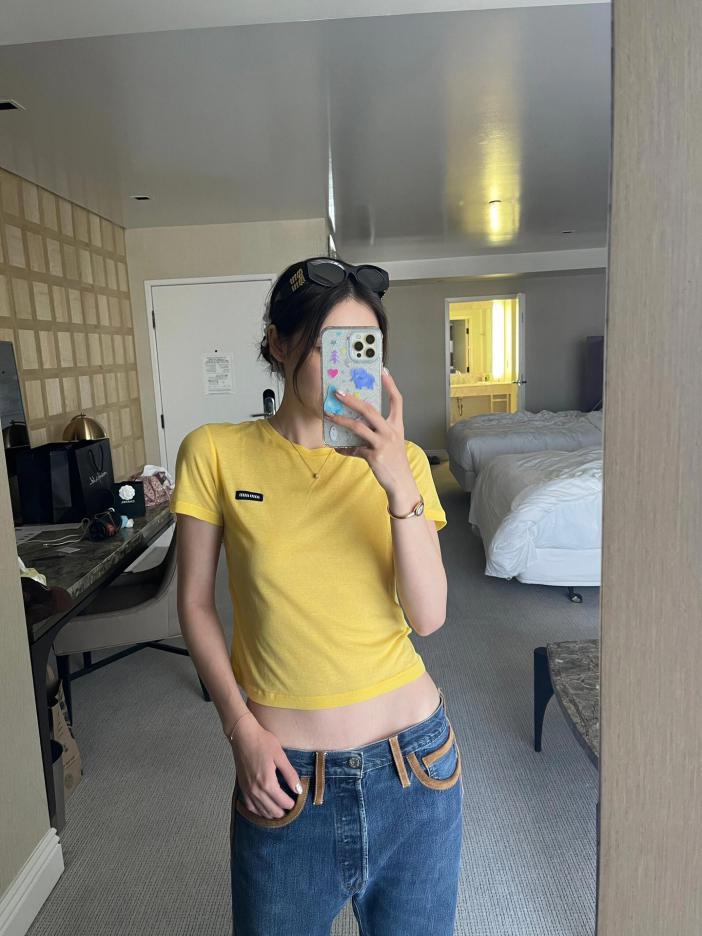 designer,replica,clothing,fake,1:1,lv,luxury,high quality Miu Miu crew neck short-sleeved T-shirt designer,replica,clothing,fake,1:1,lv,luxury,high quality Miu Miu crew neck short-sleeved T-shirt