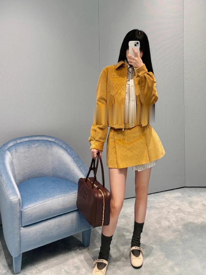 designer,replica,clothing,fake,1:1,lv,luxury,high quality Miu Miu velvet short skirt designer,replica,clothing,fake,1:1,lv,luxury,high quality Miu Miu velvet short skirt