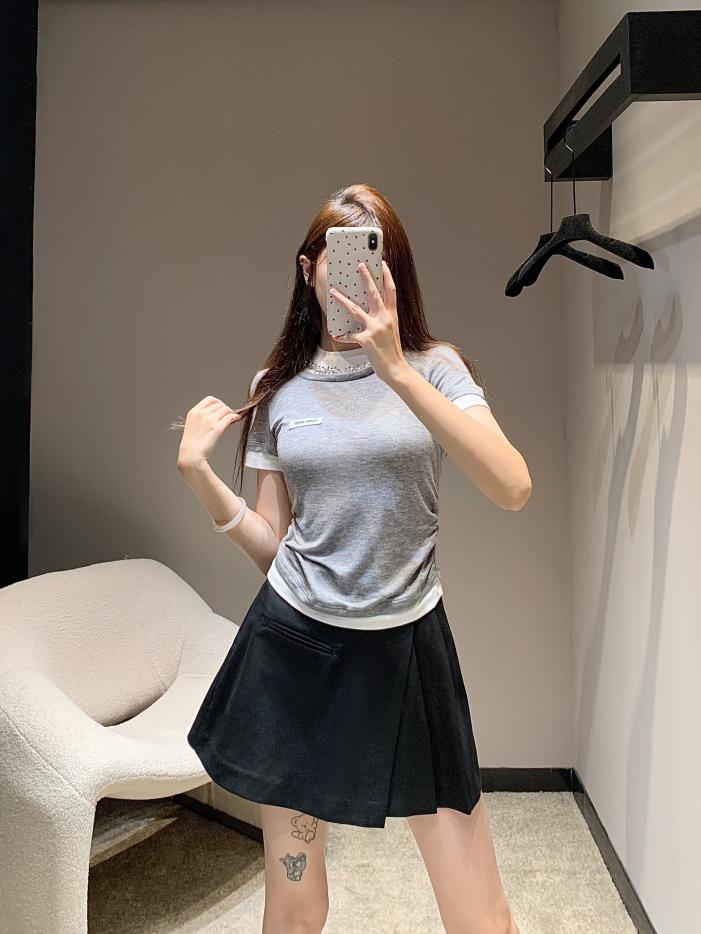 designer,replica,clothing,fake,1:1,lv,luxury,high quality Miu Miu slim fit short-sleeved T-shirt designer,replica,clothing,fake,1:1,lv,luxury,high quality Miu Miu slim fit short-sleeved T-shirt