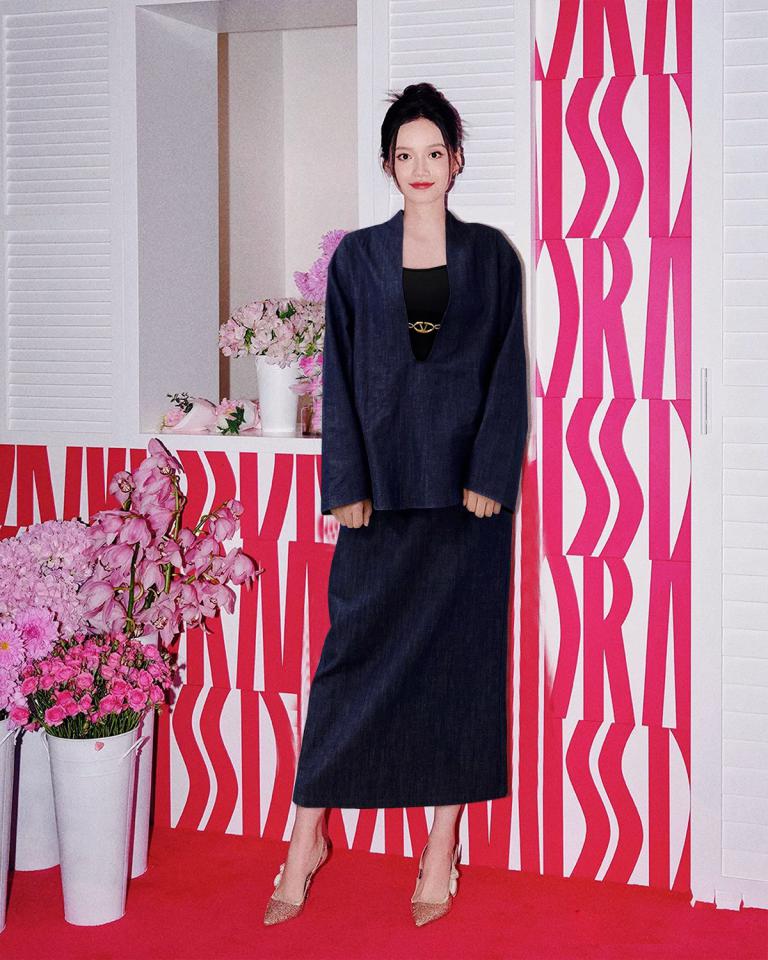 designer,replica,clothing,fake,1:1,lv,luxury,high quality LOUIS VUITTON long skirt suit designer,replica,clothing,fake,1:1,lv,luxury,high quality LOUIS VUITTON long skirt suit