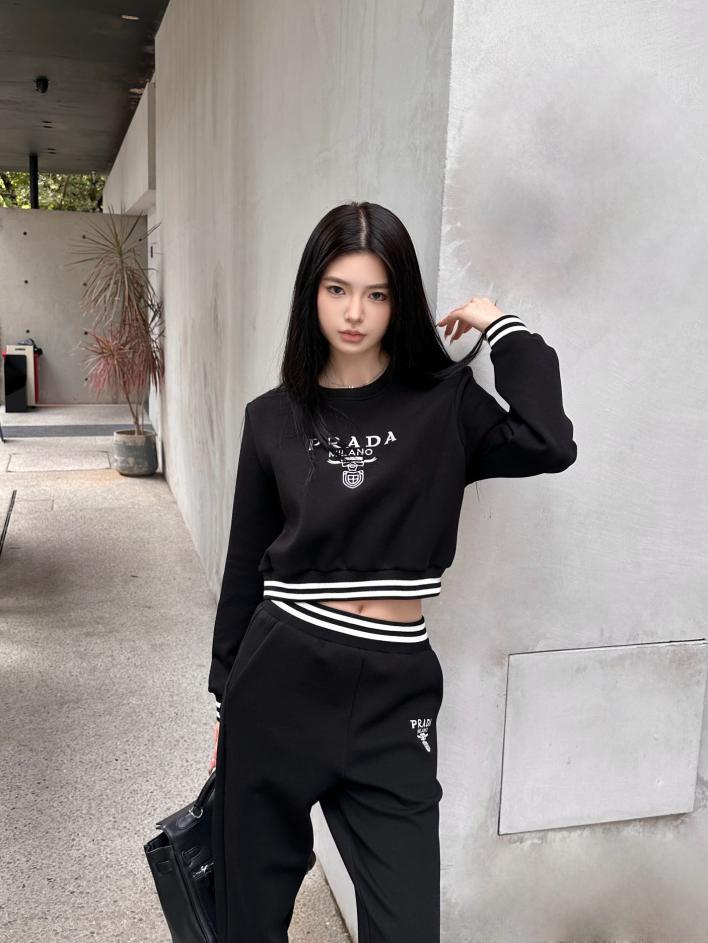 designer,replica,clothing,fake,1:1,lv,luxury,high quality Prada classic logo embroidered sweatshirt suit designer,replica,clothing,fake,1:1,lv,luxury,high quality Prada classic logo embroidered sweatshirt suit