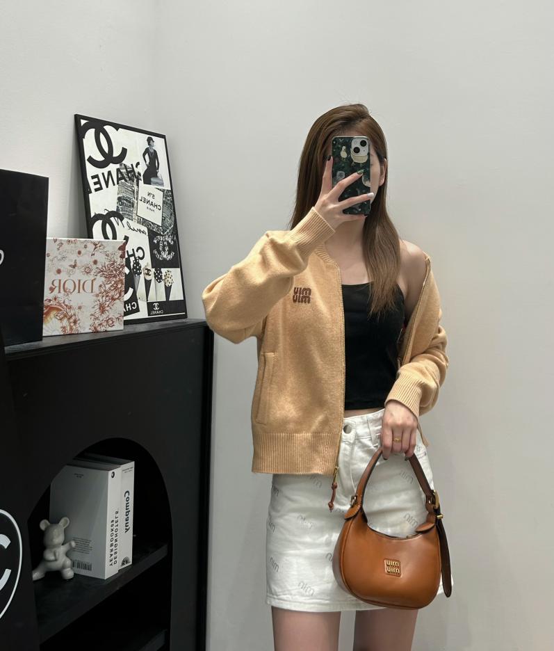 designer,replica,clothing,fake,1:1,lv,luxury,high quality Miu Miu 24 knitted stand collar cardigan designer,replica,clothing,fake,1:1,lv,luxury,high quality Miu Miu 24 knitted stand collar cardigan