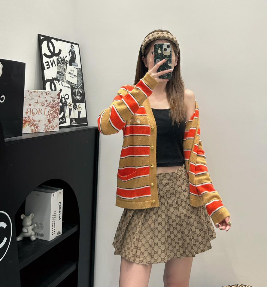 designer,replica,clothing,fake,1:1,lv,luxury,high quality Miu Miu 24 knitted V-neck cardigan designer,replica,clothing,fake,1:1,lv,luxury,high quality Miu Miu 24 knitted V-neck cardigan