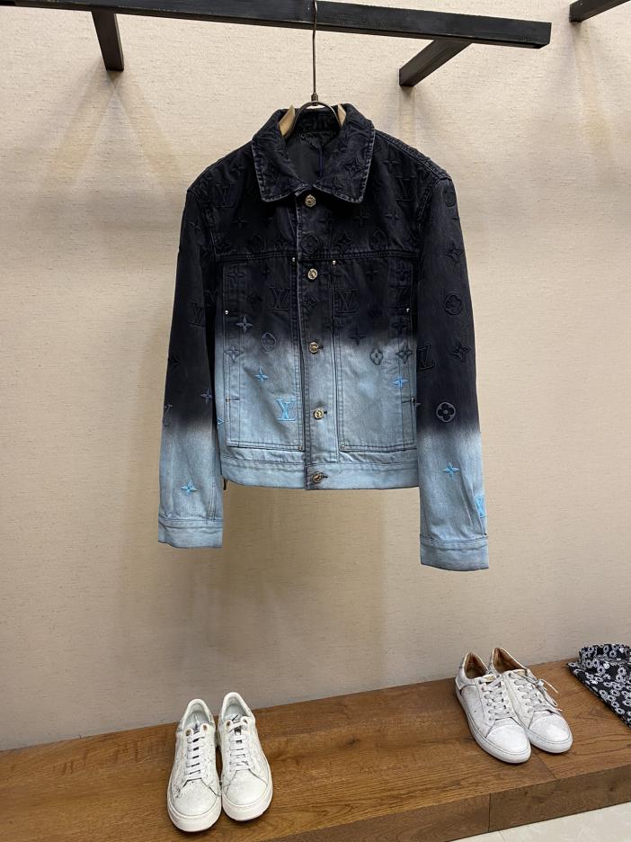 designer,replica,clothing,fake,1:1,lv,luxury,high quality L* 2024 new gradient denim jacket designer,replica,clothing,fake,1:1,lv,luxury,high quality L* 2024 new gradient denim jacket