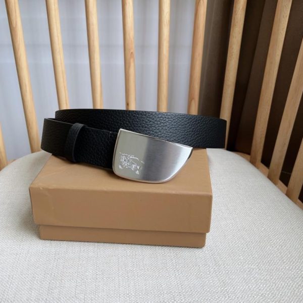 designer,replica,clothing,fake,1:1,lv,luxury,high quality The new belt with a width of 3.5cm will be released simultaneously at Burberry counters