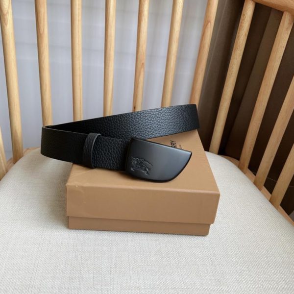 designer,replica,clothing,fake,1:1,lv,luxury,high quality The new belt with a width of 3.5cm will be released simultaneously at Burberry counters