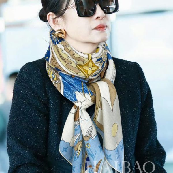 designer,replica,clothing,fake,1:1,lv,luxury,high quality Louis Vuitton double-sided cashmere square scarf