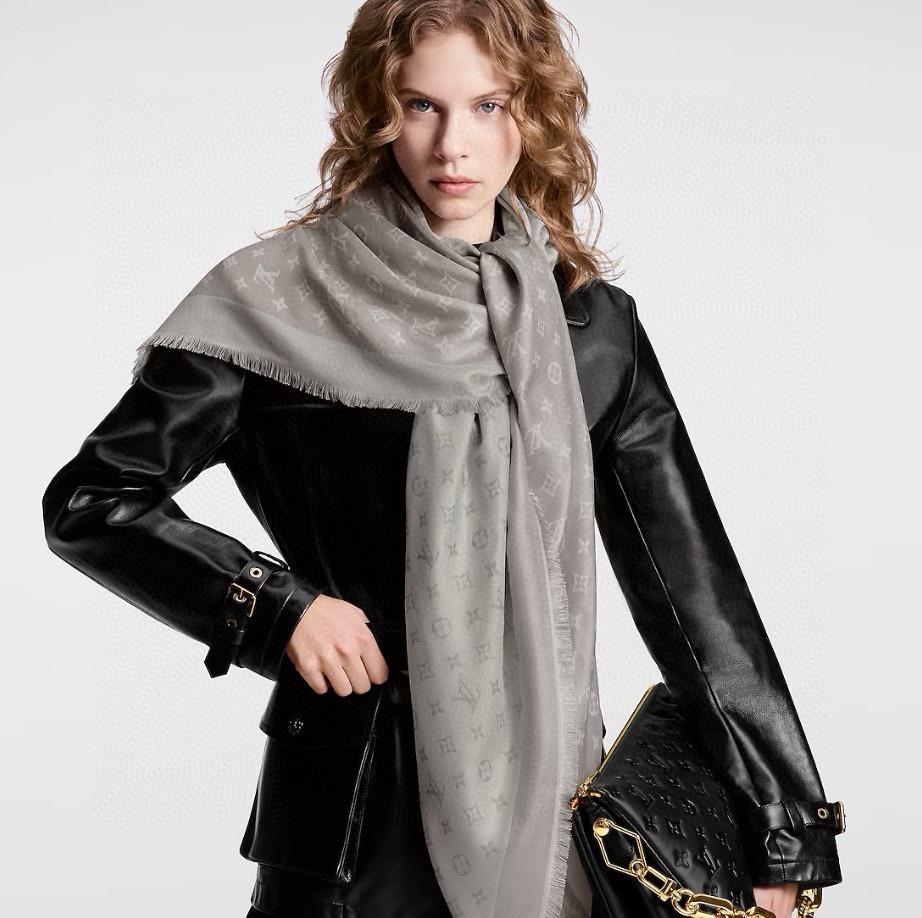 designer,replica,clothing,fake,1:1,lv,luxury,high quality Louis Vuitton two-tone monogram cashmere square scarf designer,replica,clothing,fake,1:1,lv,luxury,high quality Louis Vuitton two-tone monogram cashmere square scarf