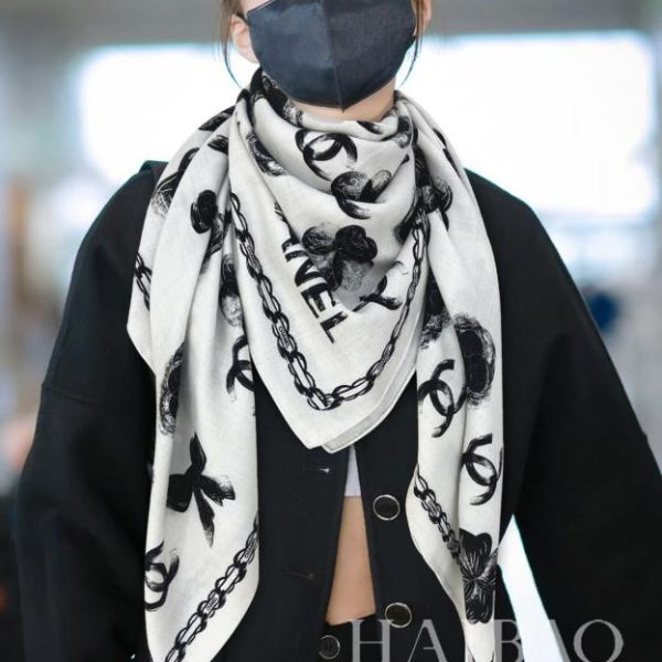 designer,replica,clothing,fake,1:1,lv,luxury,high quality Chenel double-sided two-color cashmere square scarf