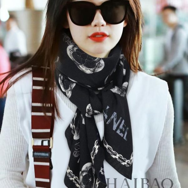 designer,replica,clothing,fake,1:1,lv,luxury,high quality Chenel double-sided two-color cashmere square scarf