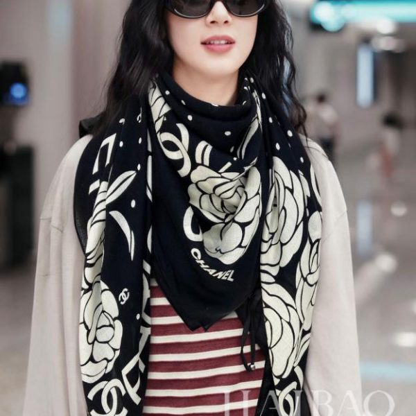 designer,replica,clothing,fake,1:1,lv,luxury,high quality Chenel double-sided tonal cashmere square scarf