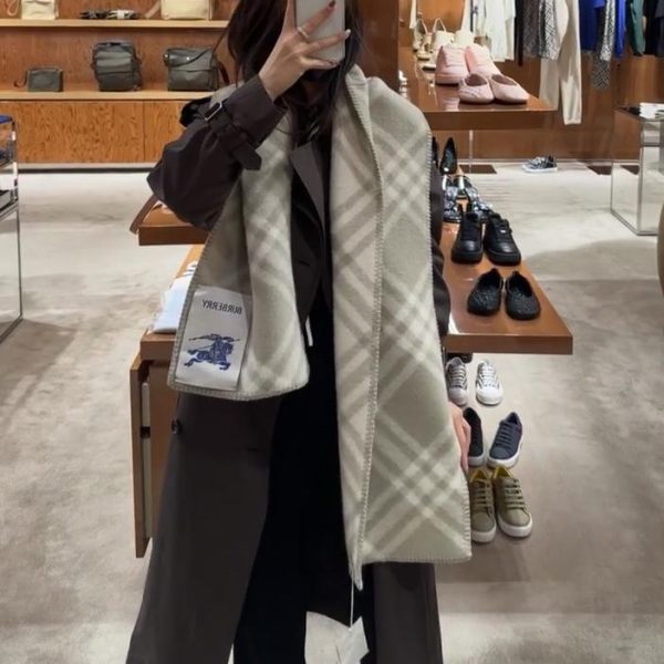 designer,replica,clothing,fake,1:1,lv,luxury,high quality Burberry cashmere and wool blend scarf