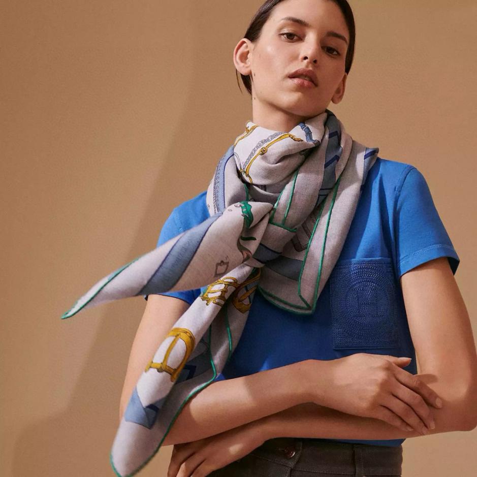 designer,replica,clothing,fake,1:1,lv,luxury,high quality Hermes double-sided cashmere square scarf in the same color designer,replica,clothing,fake,1:1,lv,luxury,high quality Hermes double-sided cashmere square scarf in the same color