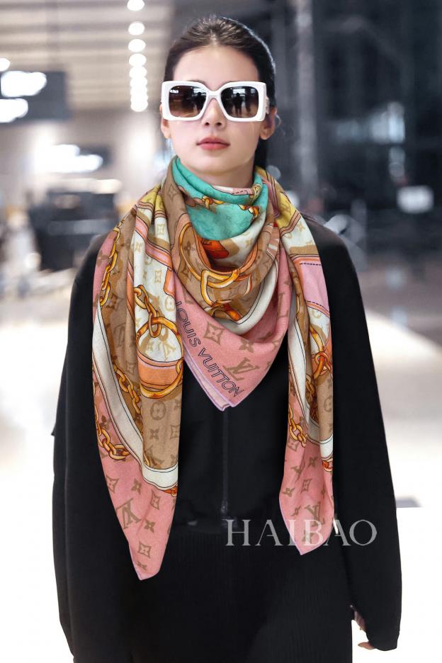 designer,replica,clothing,fake,1:1,lv,luxury,high quality Louis Vuitton cashmere square scarf designer,replica,clothing,fake,1:1,lv,luxury,high quality Louis Vuitton cashmere square scarf