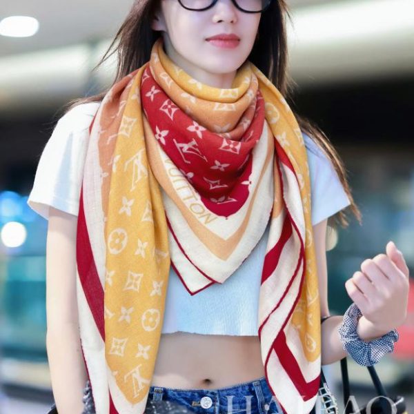 designer,replica,clothing,fake,1:1,lv,luxury,high quality Louis Vuitton cashmere square scarf