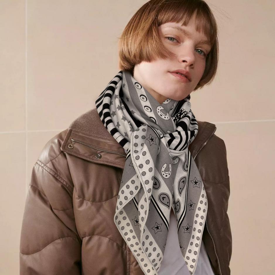 designer,replica,clothing,fake,1:1,lv,luxury,high quality Hermes double-sided cashmere square scarf in the same color designer,replica,clothing,fake,1:1,lv,luxury,high quality Hermes double-sided cashmere square scarf in the same color