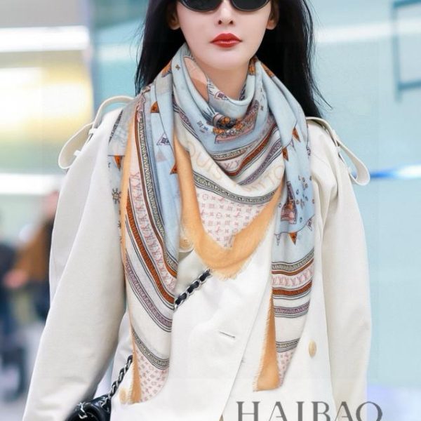 designer,replica,clothing,fake,1:1,lv,luxury,high quality Louis Vuitton cashmere square scarf