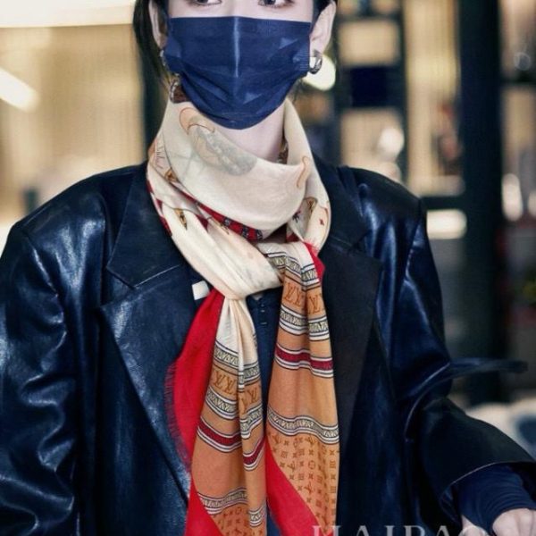 designer,replica,clothing,fake,1:1,lv,luxury,high quality Louis Vuitton cashmere square scarf