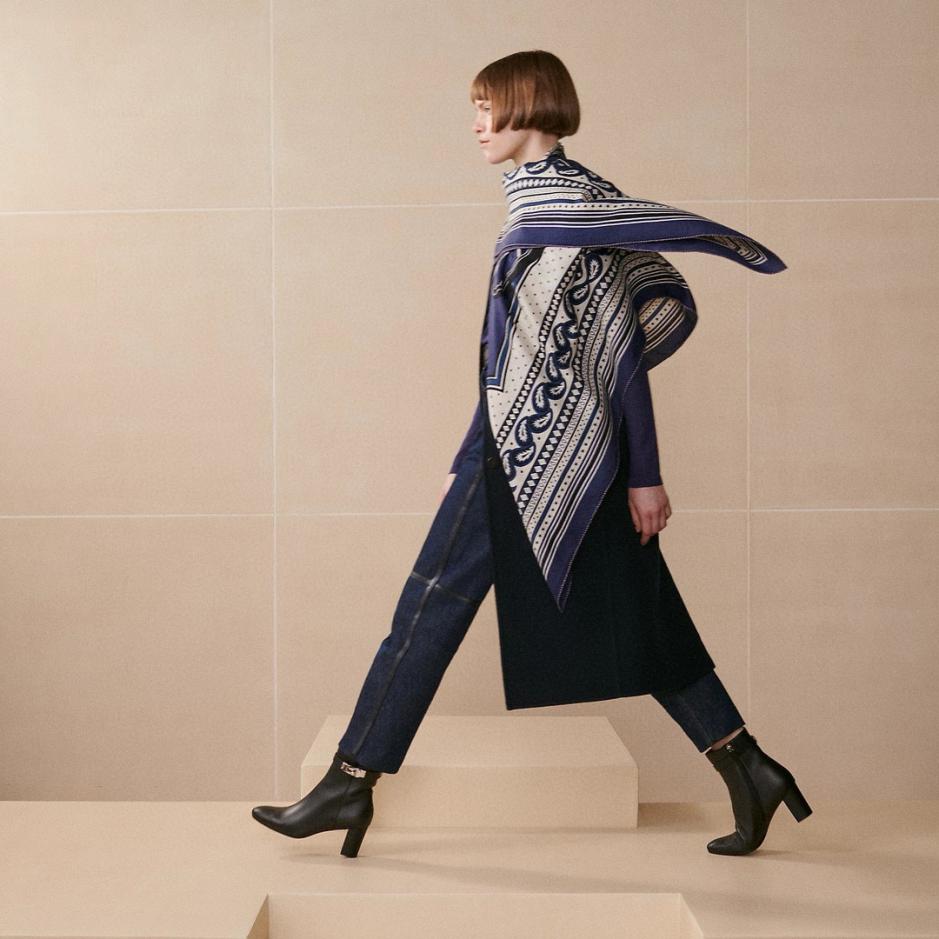 designer,replica,clothing,fake,1:1,lv,luxury,high quality Hermes double-sided cashmere square scarf in the same color designer,replica,clothing,fake,1:1,lv,luxury,high quality Hermes double-sided cashmere square scarf in the same color