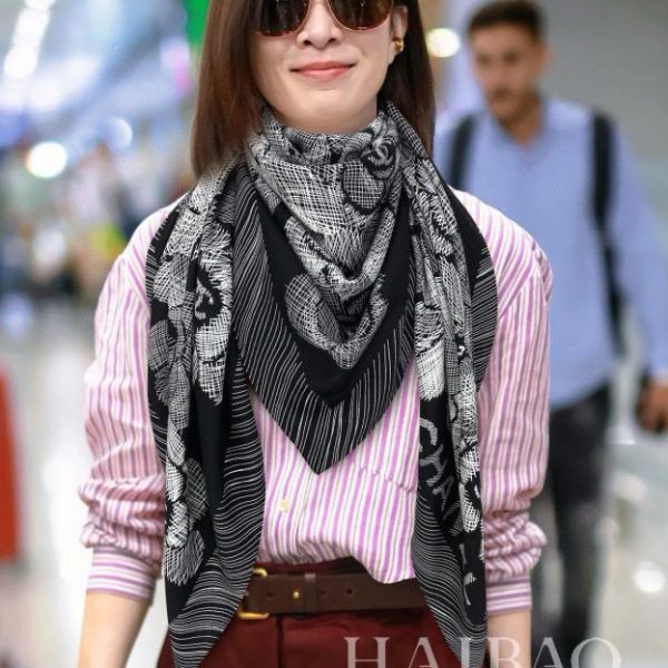 designer,replica,clothing,fake,1:1,lv,luxury,high quality Chenel double-sided tonal cashmere square scarf