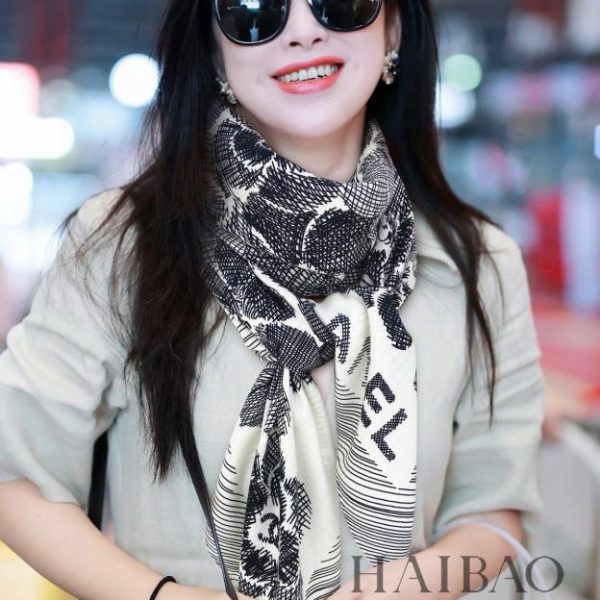 designer,replica,clothing,fake,1:1,lv,luxury,high quality Chenel double-sided tonal cashmere square scarf