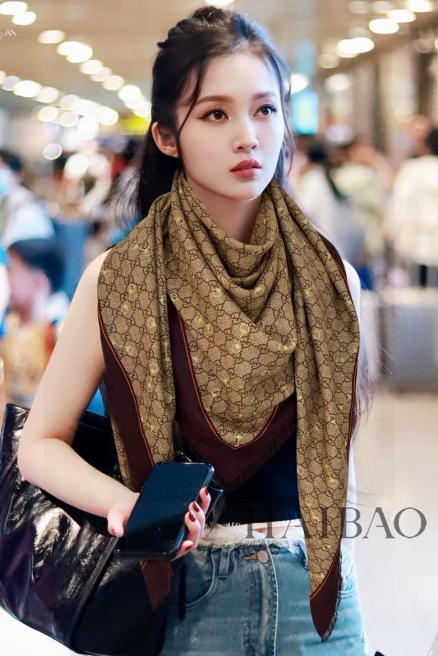 designer,replica,clothing,fake,1:1,lv,luxury,high quality Gucci horsebit cashmere square scarf designer,replica,clothing,fake,1:1,lv,luxury,high quality Gucci horsebit cashmere square scarf