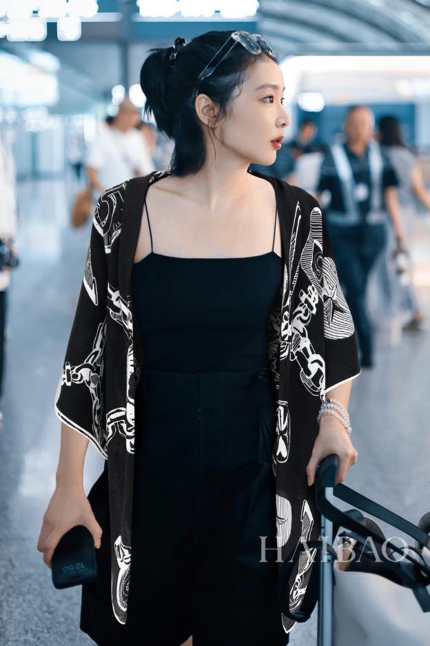 designer,replica,clothing,fake,1:1,lv,luxury,high quality Chenel double-sided tonal cashmere square scarf designer,replica,clothing,fake,1:1,lv,luxury,high quality Chenel double-sided tonal cashmere square scarf