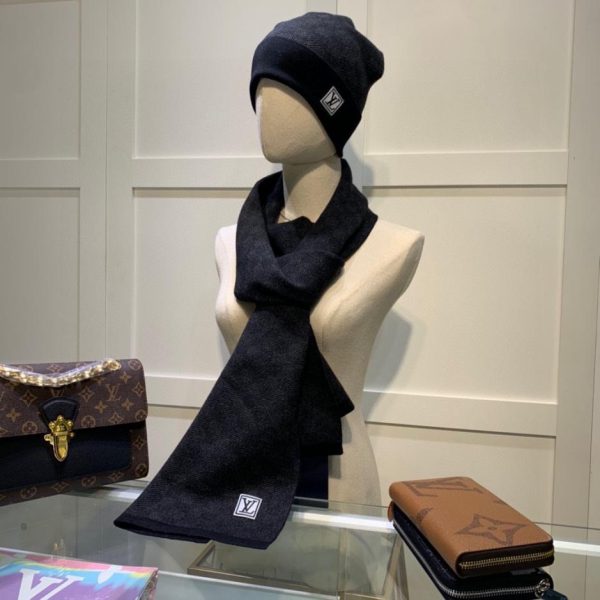 designer,replica,clothing,fake,1:1,lv,luxury,high quality Louis Vuitton suit series hat + scarf