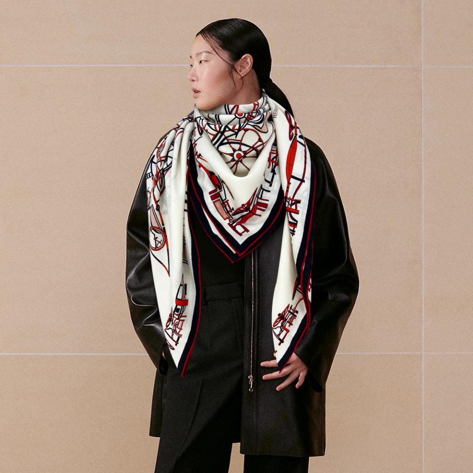 designer,replica,clothing,fake,1:1,lv,luxury,high quality Hermes double-sided cashmere square scarf in the same color designer,replica,clothing,fake,1:1,lv,luxury,high quality Hermes double-sided cashmere square scarf in the same color