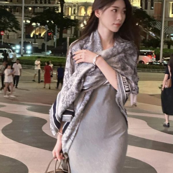 designer,replica,clothing,fake,1:1,lv,luxury,high quality Dior shawl