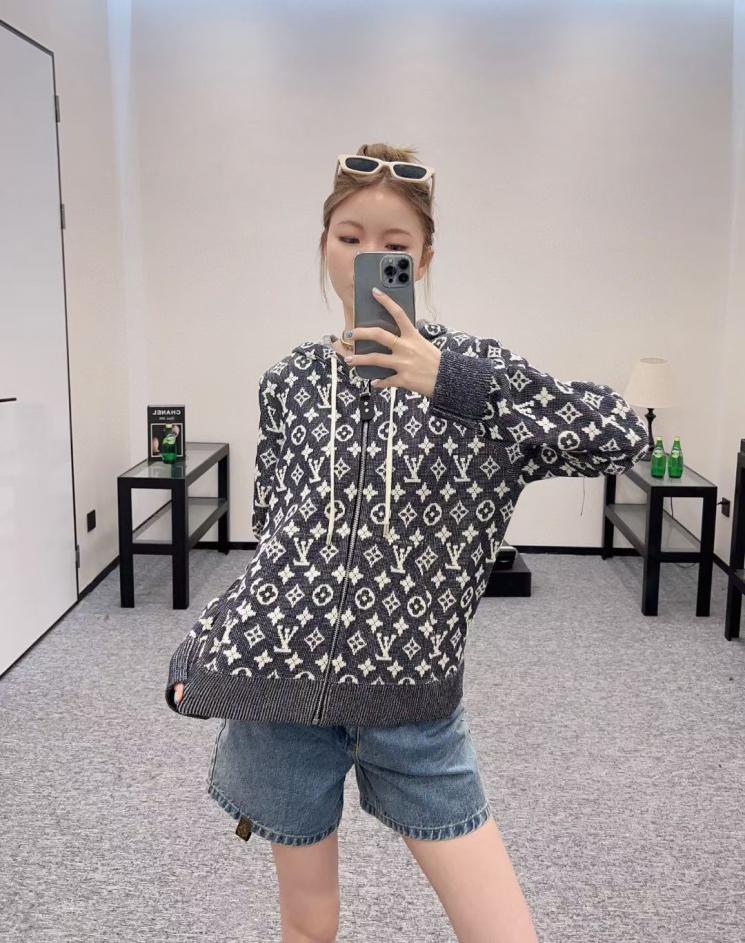 designer,replica,clothing,fake,1:1,lv,luxury,high quality Presbyopic hooded wool zip-up cardigan designer,replica,clothing,fake,1:1,lv,luxury,high quality Presbyopic hooded wool zip-up cardigan