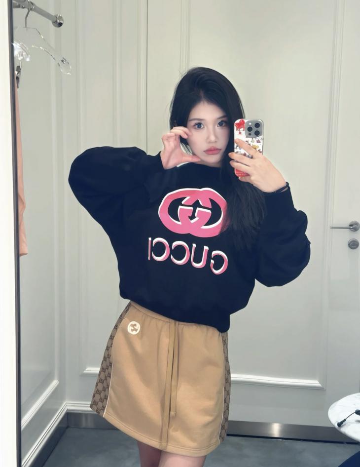 designer,replica,clothing,fake,1:1,lv,luxury,high quality Gucci double G contrast logo print crew neck sweatshirt designer,replica,clothing,fake,1:1,lv,luxury,high quality Gucci double G contrast logo print crew neck sweatshirt