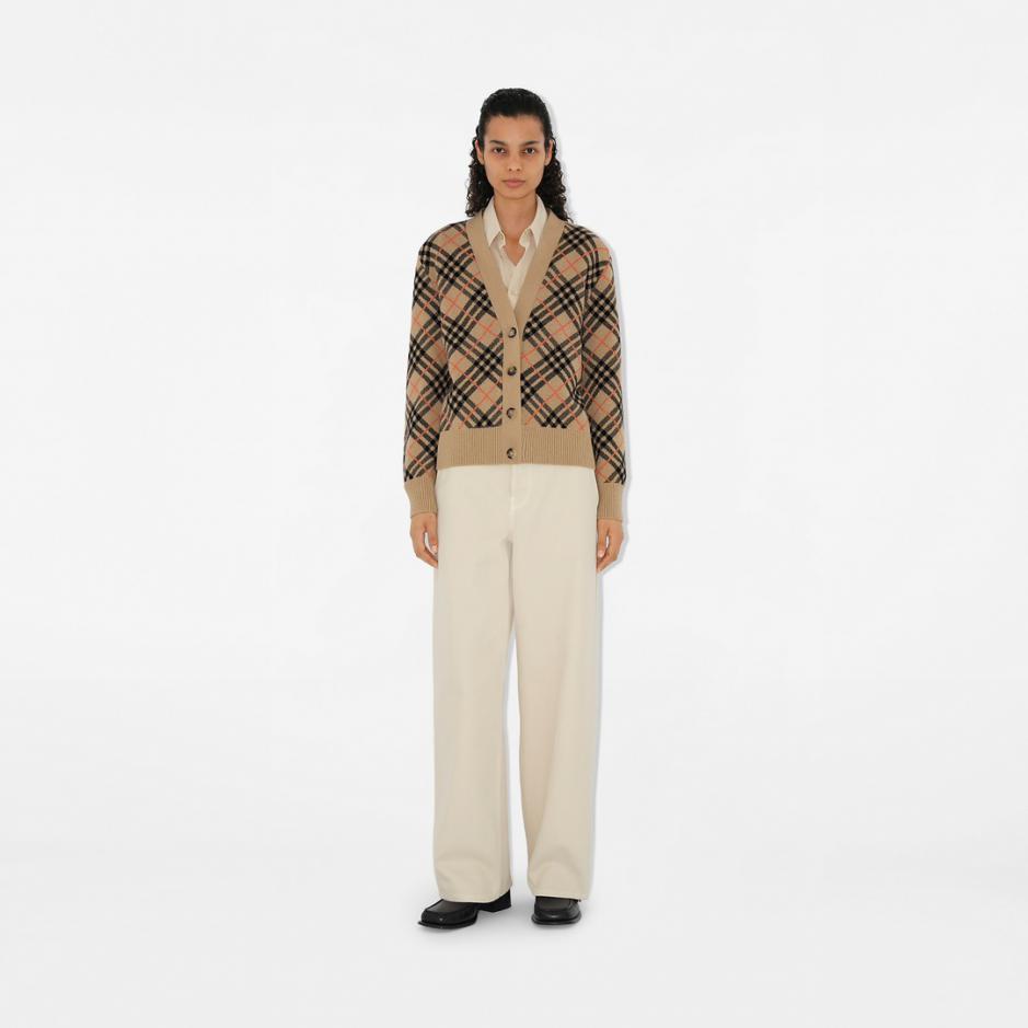 designer,replica,clothing,fake,1:1,lv,luxury,high quality Burberry knitted cardigan long sleeves designer,replica,clothing,fake,1:1,lv,luxury,high quality Burberry knitted cardigan long sleeves