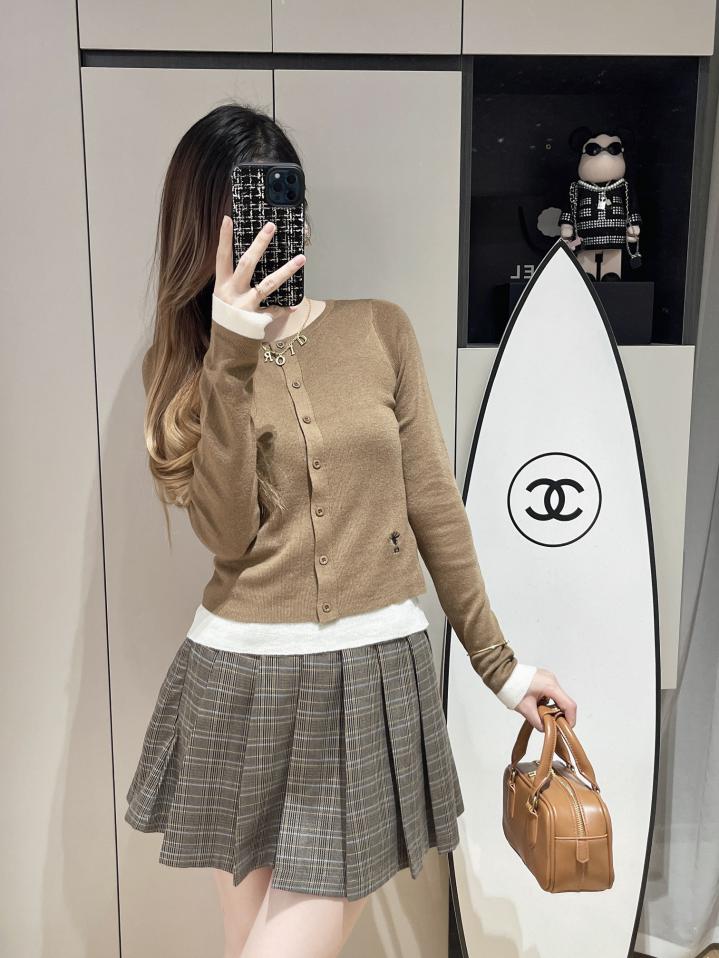 designer,replica,clothing,fake,1:1,lv,luxury,high quality Dior long-sleeved knitted cardigan designer,replica,clothing,fake,1:1,lv,luxury,high quality Dior long-sleeved knitted cardigan