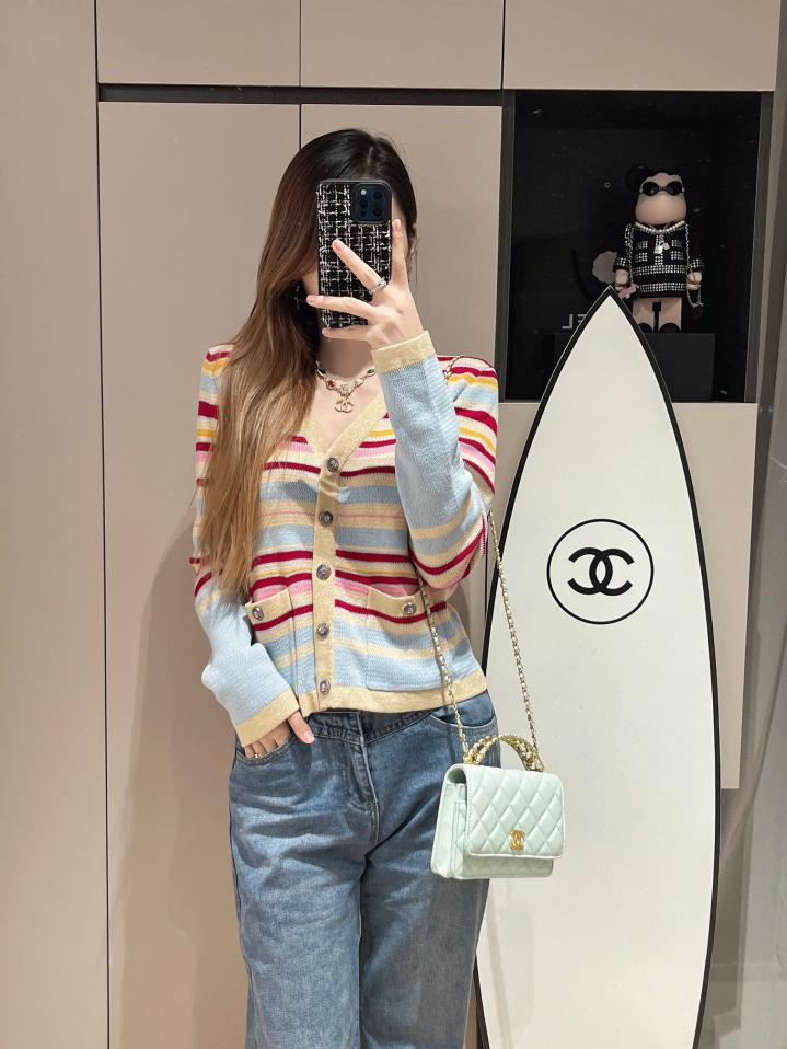 designer,replica,clothing,fake,1:1,lv,luxury,high quality Chanel V-neck long-sleeved cardigan designer,replica,clothing,fake,1:1,lv,luxury,high quality Chanel V-neck long-sleeved cardigan