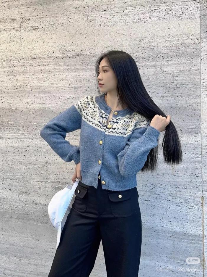 designer,replica,clothing,fake,1:1,lv,luxury,high quality Celine knitted crew neck cardigan long sleeves designer,replica,clothing,fake,1:1,lv,luxury,high quality Celine knitted crew neck cardigan long sleeves