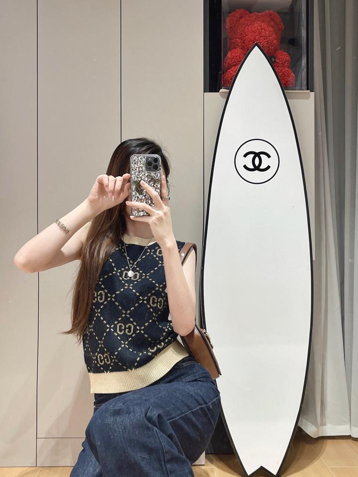 designer,replica,clothing,fake,1:1,lv,luxury,high quality Gucci’s latest double G round neck wool vest for autumn and winter designer,replica,clothing,fake,1:1,lv,luxury,high quality Gucci’s latest double G round neck wool vest for autumn and winter